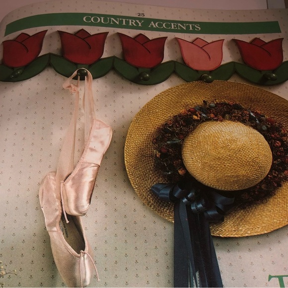 Better Home and Gardens Quick & Easy Woodcrafts Book - gently used - Picture 5 of 8